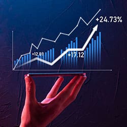 hand holindg up graph